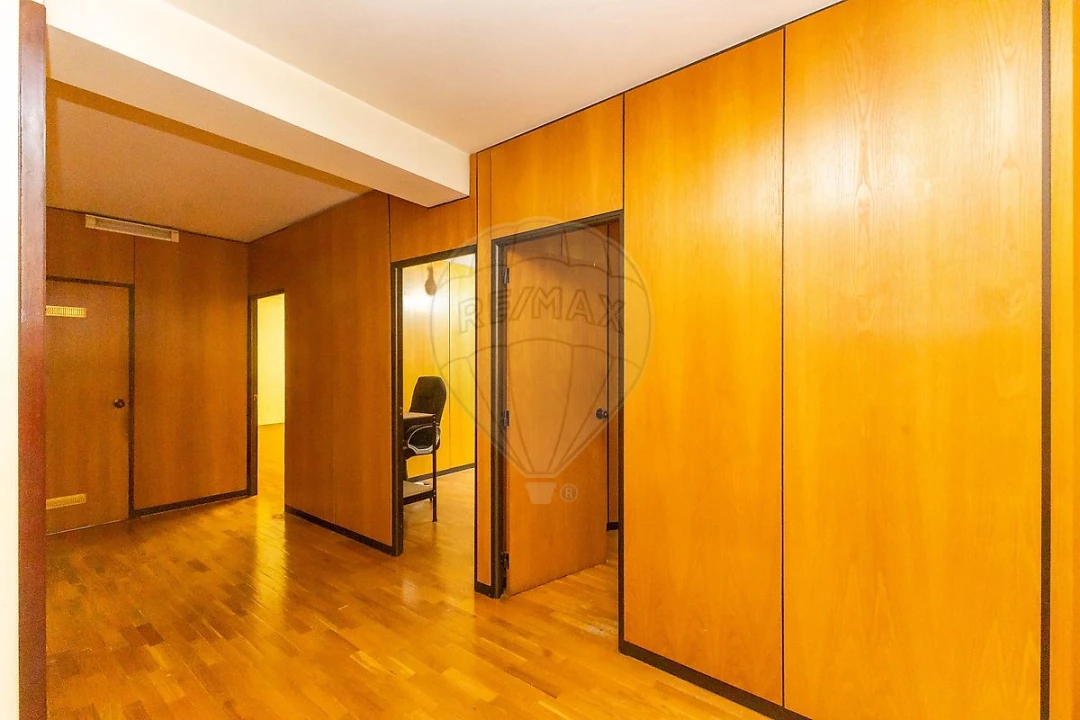 Escritório para Venda em Cedofeita, Santo Ildefonso, Sé, Miragaia, São Nicolau e Vitória Foto 9