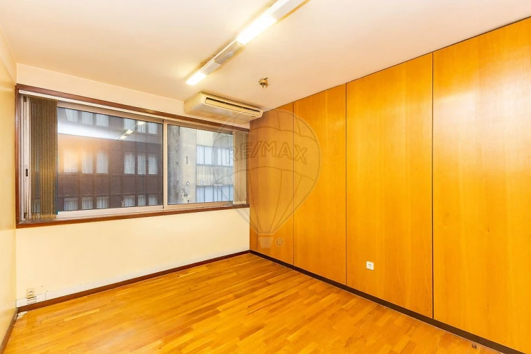 Escritório para Venda em Cedofeita, Santo Ildefonso, Sé, Miragaia, São Nicolau e Vitória Foto 20