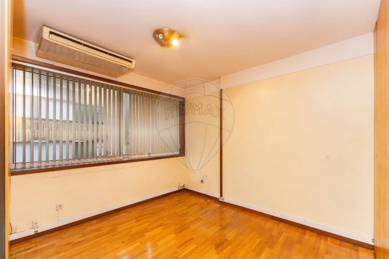 Escritório para Venda em Cedofeita, Santo Ildefonso, Sé, Miragaia, São Nicolau e Vitória Foto 7