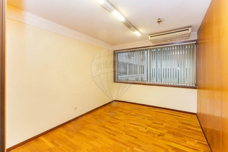 Escritório para Venda em Cedofeita, Santo Ildefonso, Sé, Miragaia, São Nicolau e Vitória Foto 19