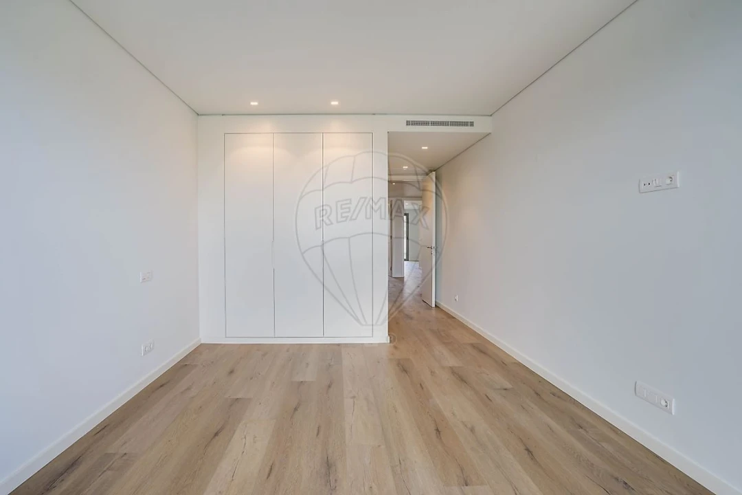 Moradia T4 para Venda em Póvoa de Santa Iria e Forte da Casa Foto 19