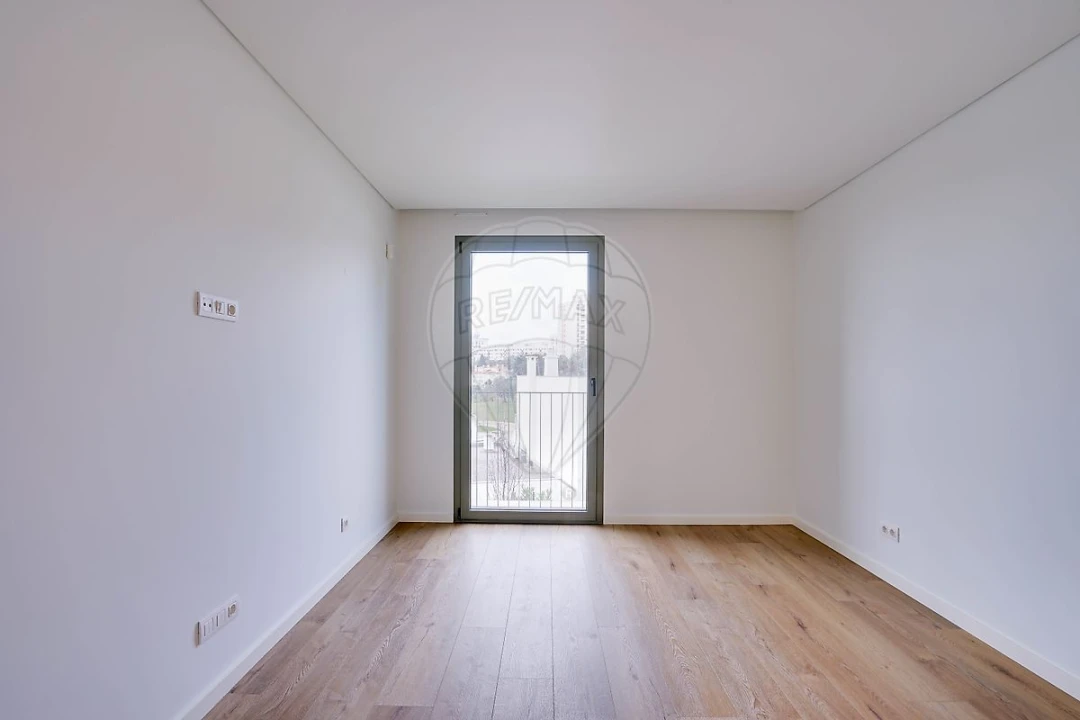 Moradia T4 para Venda em Póvoa de Santa Iria e Forte da Casa Foto 12