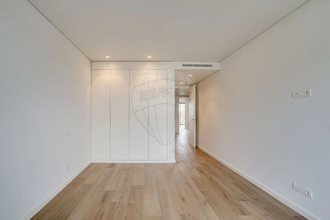 Moradia T4 para Venda em Póvoa de Santa Iria e Forte da Casa Foto 8