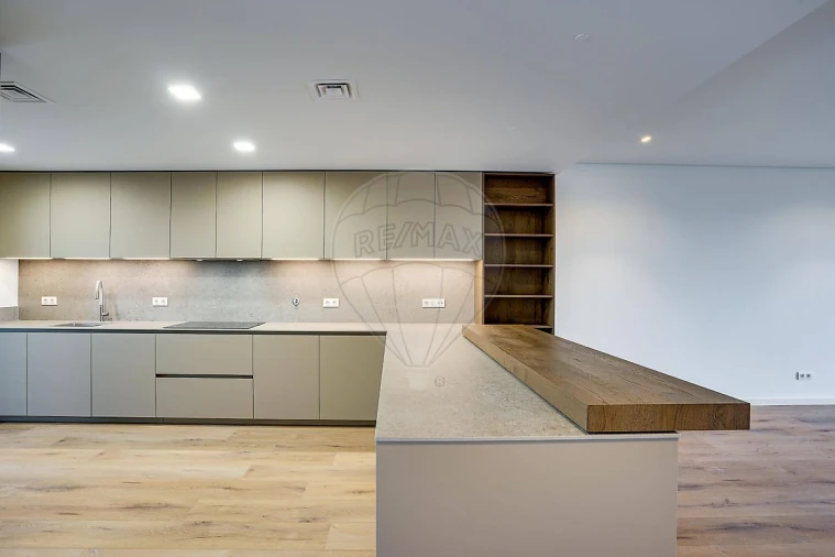 Moradia T4 para Venda em Póvoa de Santa Iria e Forte da Casa Foto 25