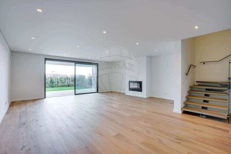 Moradia T4 para Venda em Póvoa de Santa Iria e Forte da Casa Foto 22