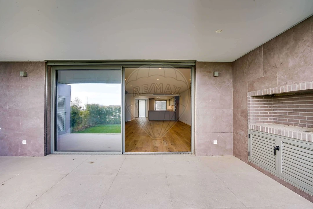 Moradia T4 para Venda em Póvoa de Santa Iria e Forte da Casa Foto 27