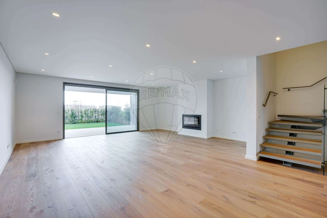 Moradia T4 para Venda em Póvoa de Santa Iria e Forte da Casa Foto 22