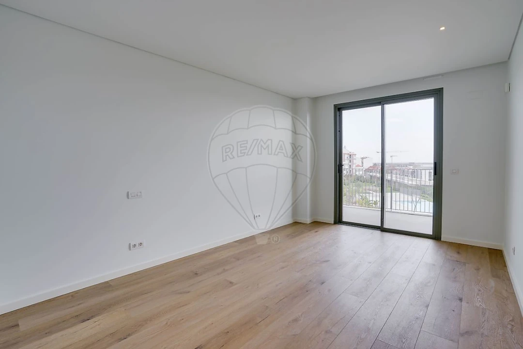 Moradia T4 para Venda em Póvoa de Santa Iria e Forte da Casa Foto 16