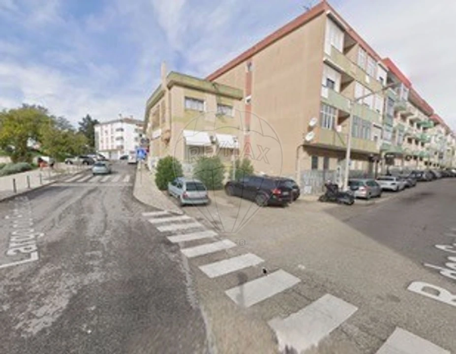 Apartamento T3 para Venda em Póvoa de Santa Iria e Forte da Casa Foto 3