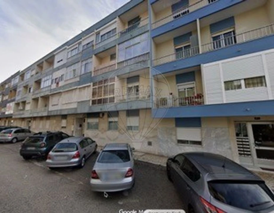 Apartamento T3 para Venda em Póvoa de Santa Iria e Forte da Casa Foto 2