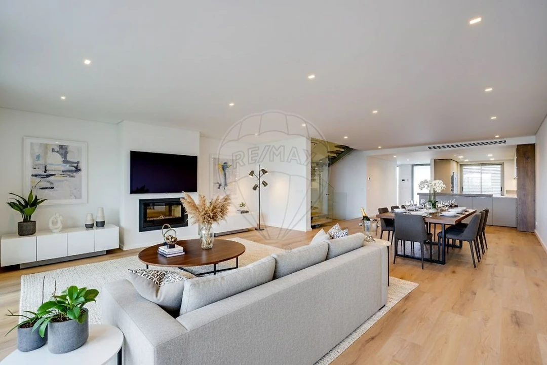 Moradia T4 para Venda em Póvoa de Santa Iria e Forte da Casa Foto 14