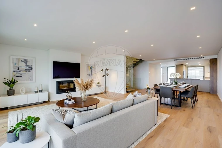 Moradia T4 para Venda em Póvoa de Santa Iria e Forte da Casa Foto 14