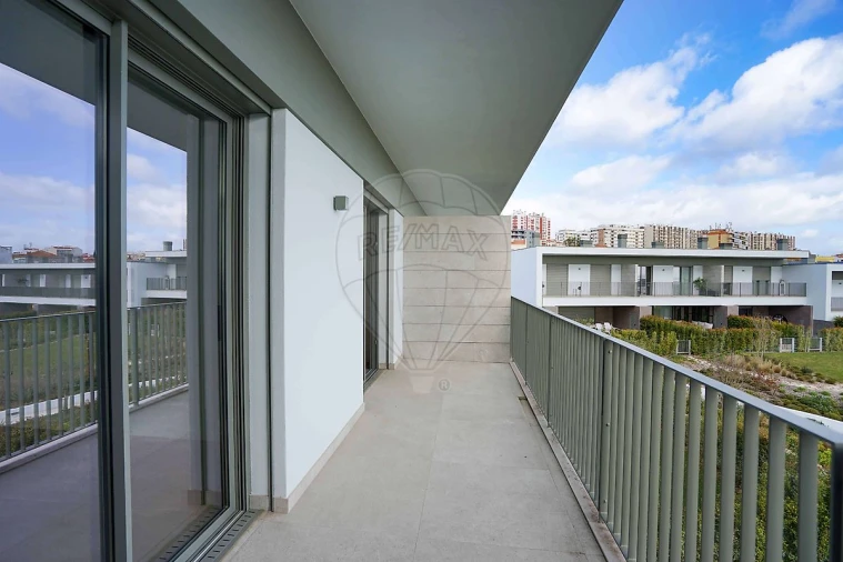 Moradia T4 para Venda em Póvoa de Santa Iria e Forte da Casa Foto 16