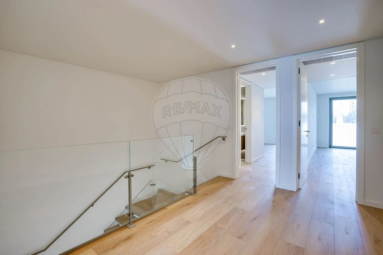 Moradia T4 para Venda em Póvoa de Santa Iria e Forte da Casa Foto 13