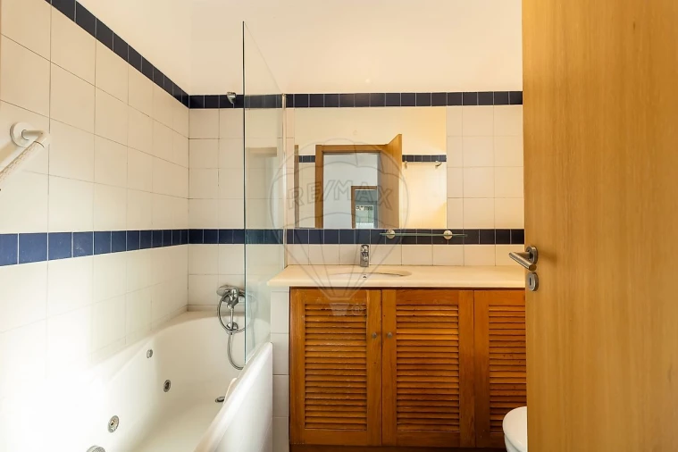 Moradia T3 para Venda em Sesimbra (Castelo) Foto 1