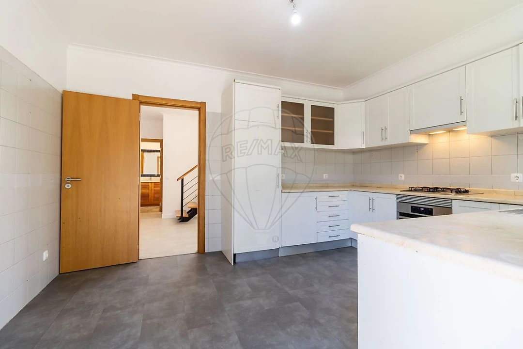 Moradia T3 para Venda em Sesimbra (Castelo) Foto 8