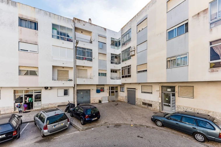 Apartamento T2 para Venda em Baixa da Banheira e Vale da Amoreira Foto 12