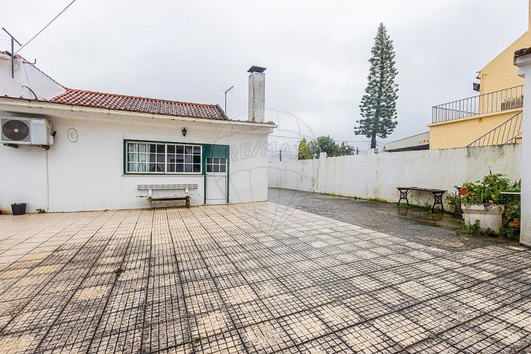 Moradia T2 para Venda em Aveiras de Cima Foto 7