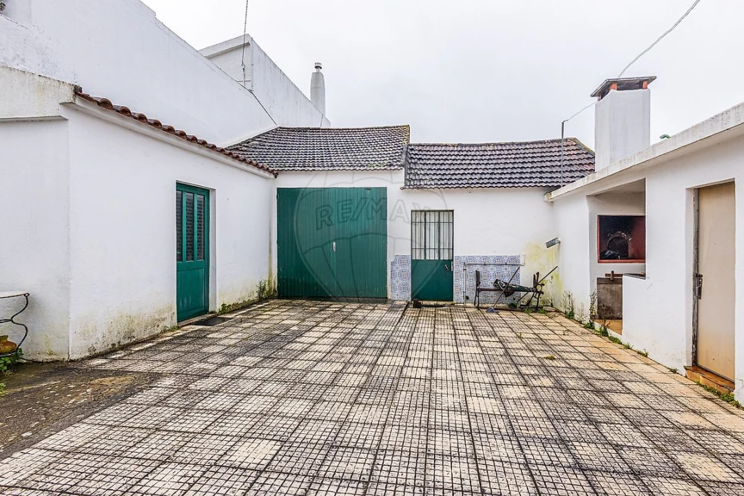 Moradia T2 para Venda em Aveiras de Cima Foto 9