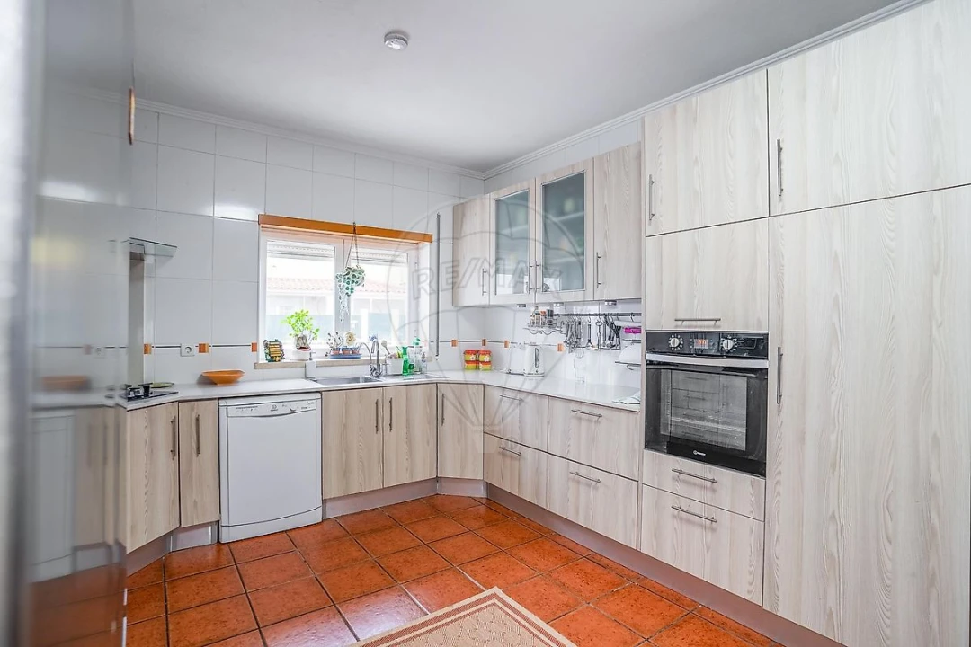 Moradia T3 para Venda em Rio Maior Foto 4