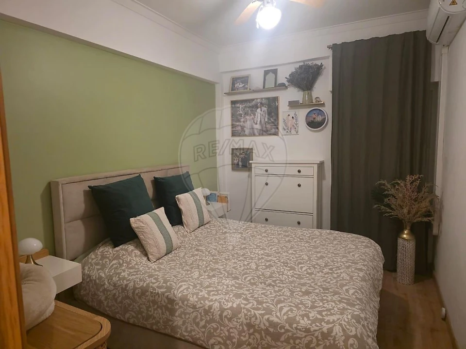 Apartamento T2 para Venda em Laranjeiro e Feijó Foto 2