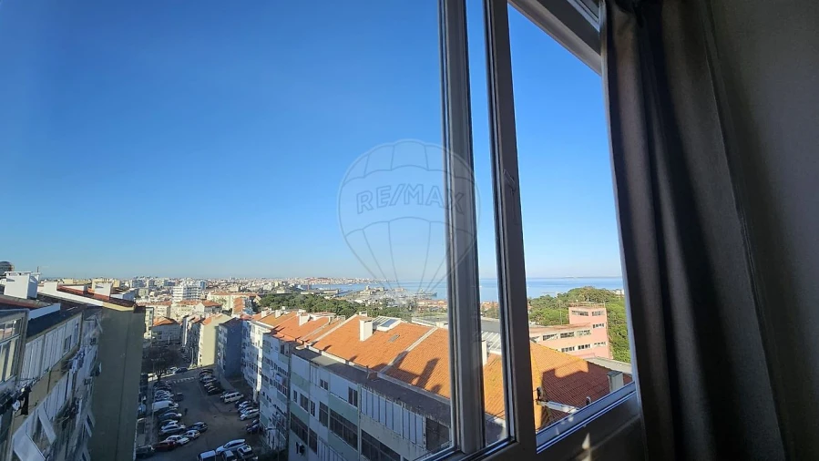 Apartamento T2 para Venda em Laranjeiro e Feijó Foto 6