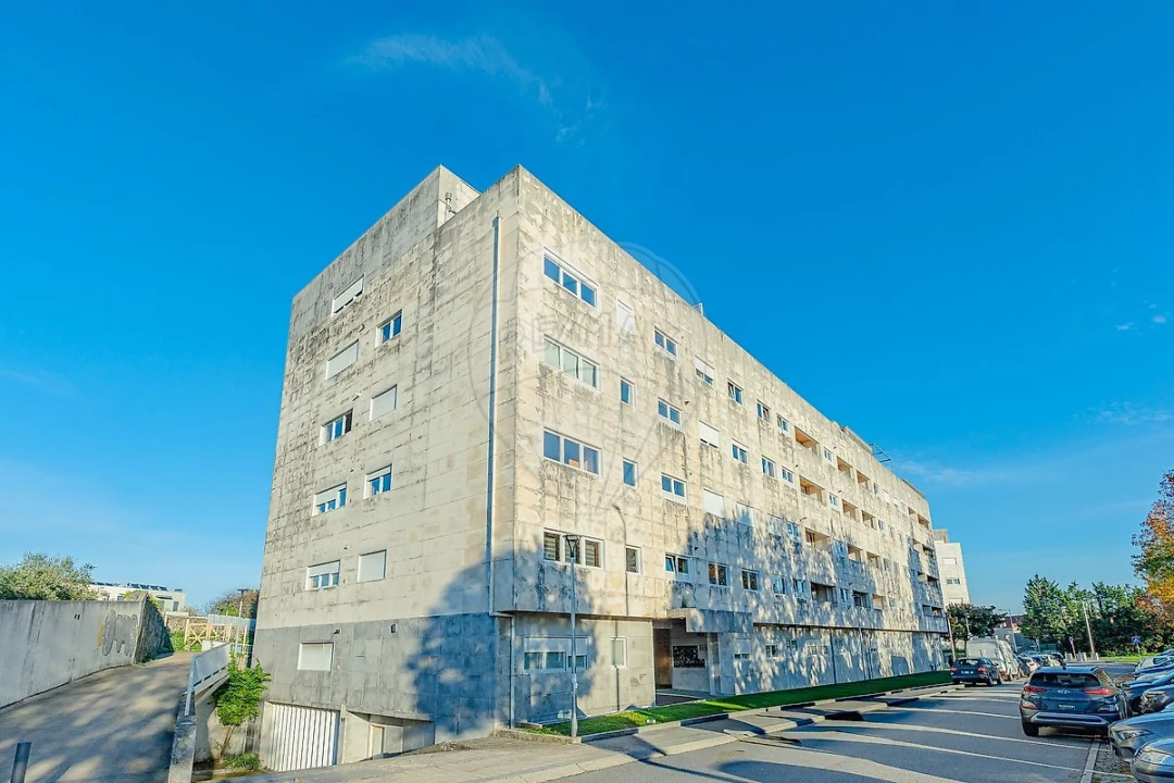 Apartamento T1 para Arrendamento em Paranhos Foto 19