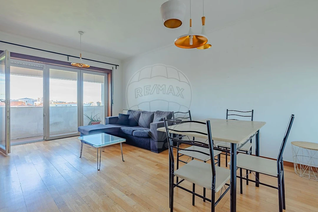 Apartamento T1 para Arrendamento em Paranhos Foto 11