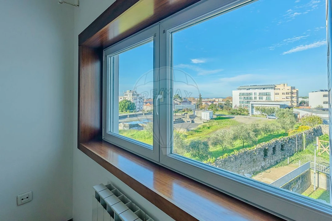 Apartamento T1 para Arrendamento em Paranhos Foto 5