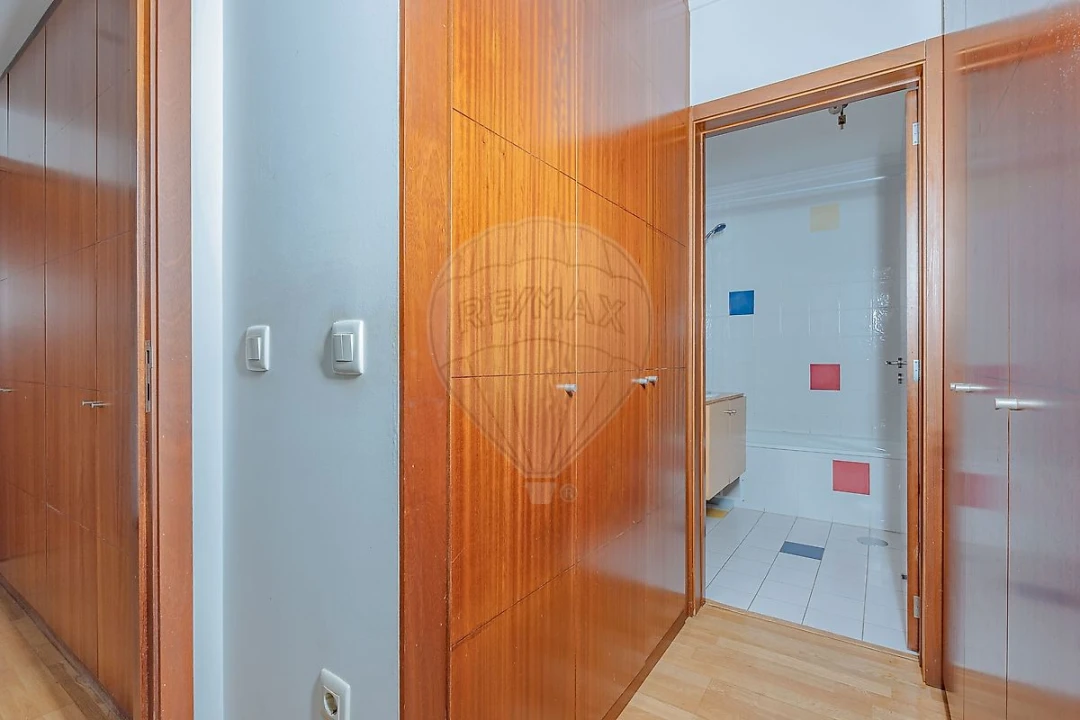 Apartamento T1 para Arrendamento em Paranhos Foto 3