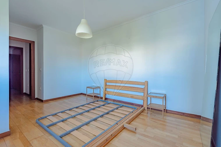 Apartamento T1 para Arrendamento em Paranhos Foto 1
