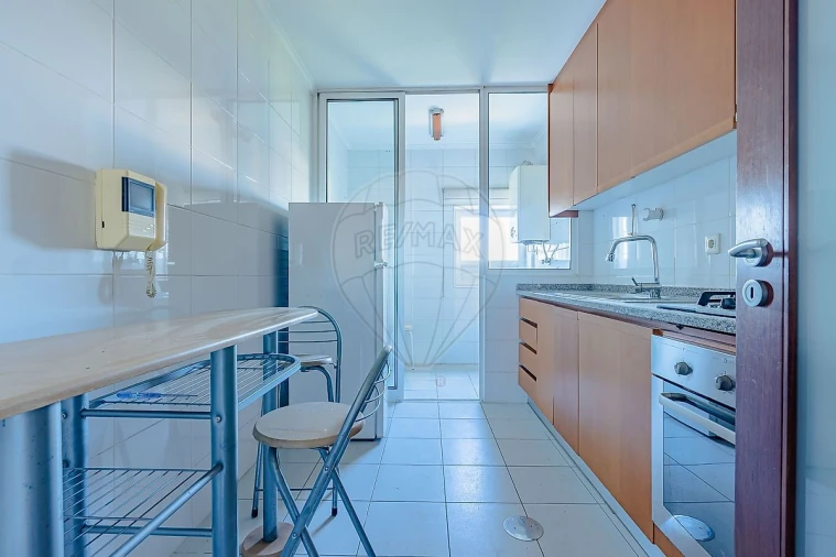 Apartamento T1 para Arrendamento em Paranhos Foto 9