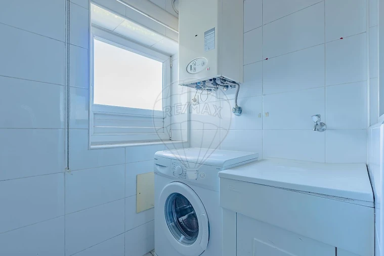 Apartamento T1 para Arrendamento em Paranhos Foto 10