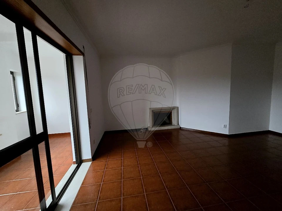 Apartamento T3 para Arrendamento em Eiras e São Paulo de Frades Foto 3