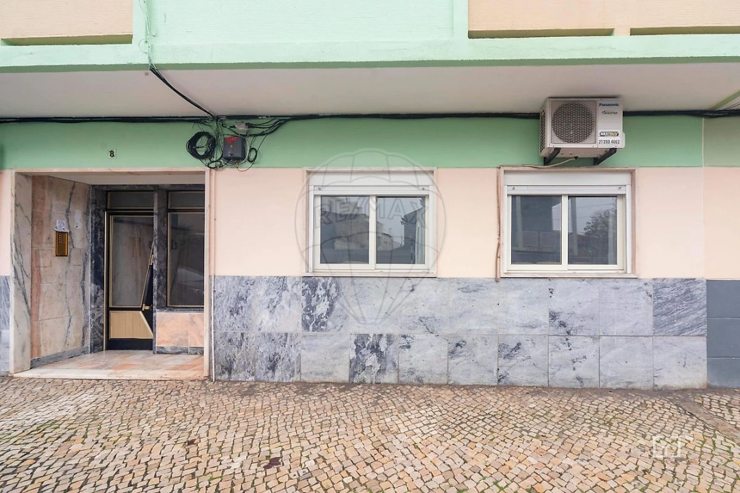 Apartamento T2 para Venda em Laranjeiro e Feijó Foto 3