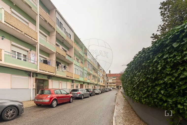 Apartamento T2 para Venda em Laranjeiro e Feijó Foto 2