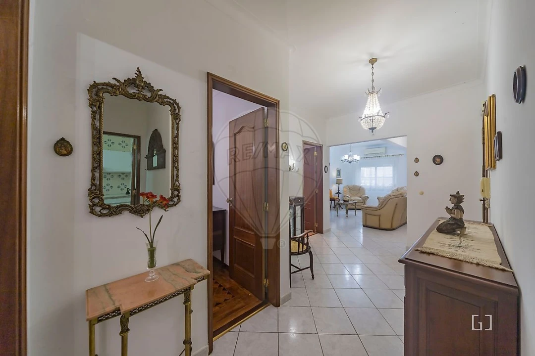 Apartamento T2 para Venda em Laranjeiro e Feijó Foto 17