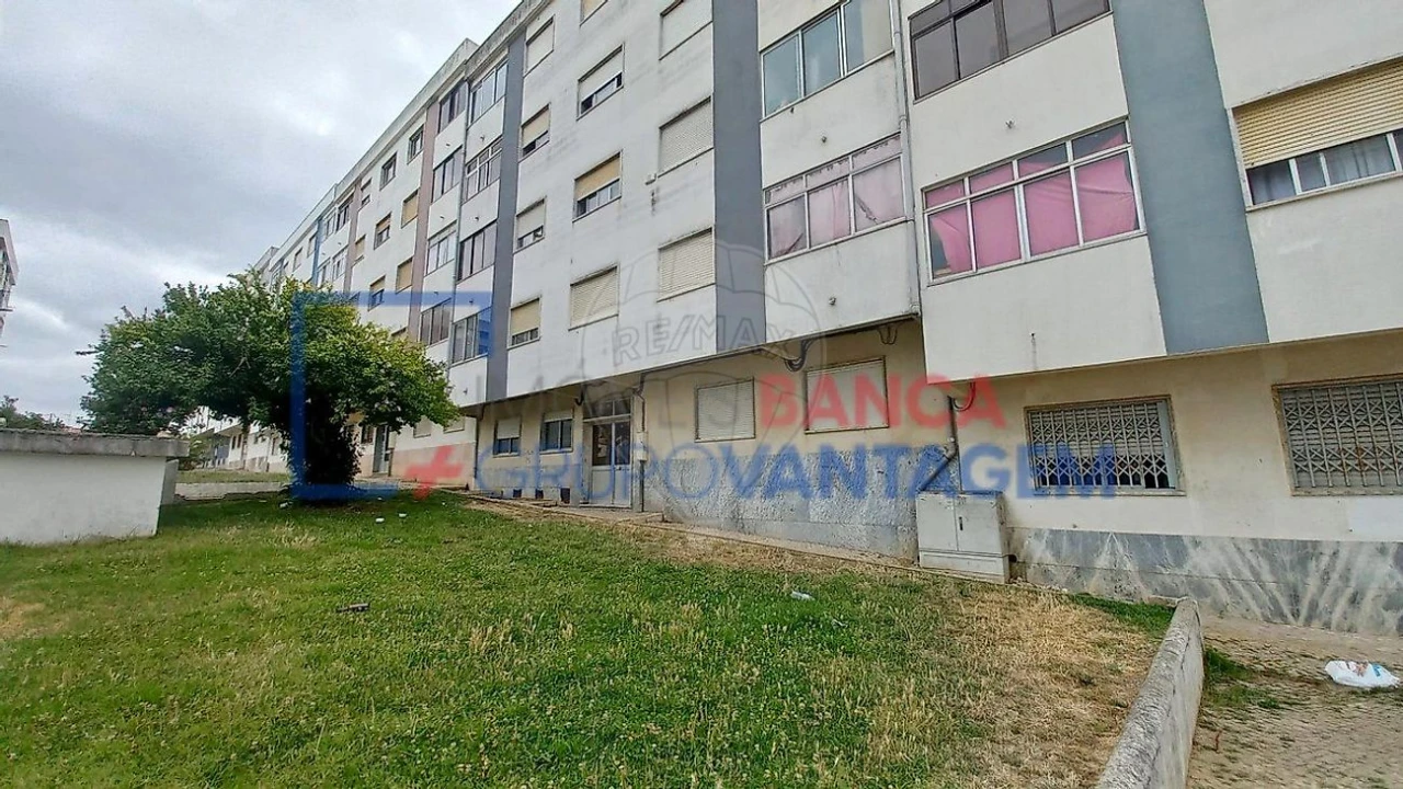 Apartamento T3 para Venda em Seixal, Arrentela e Aldeia de Paio Pires Foto 3