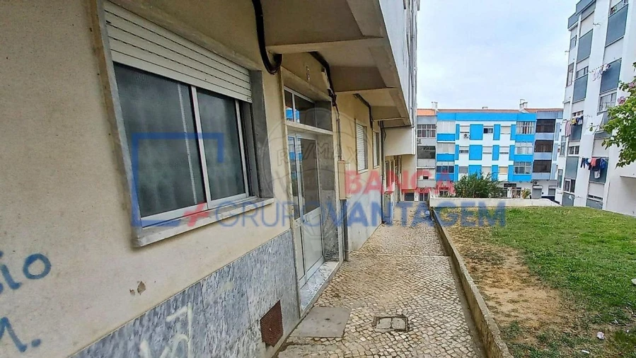 Apartamento T3 para Venda em Seixal, Arrentela e Aldeia de Paio Pires Foto 4