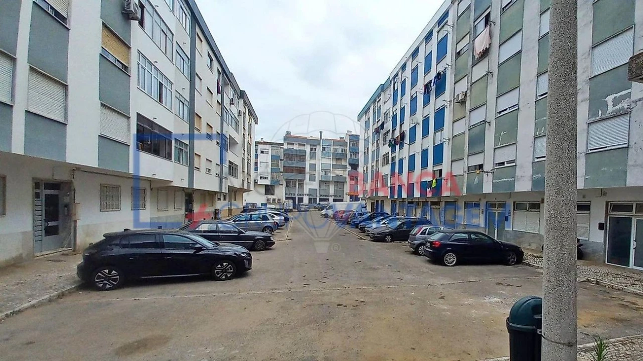 Apartamento T3 para Venda em Seixal, Arrentela e Aldeia de Paio Pires Foto 9