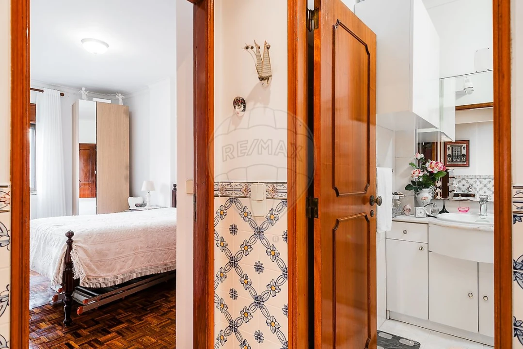 Apartamento T3 para Venda em Rio de Mouro Foto 7
