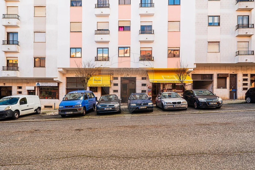 Apartamento T3 para Venda em Rio de Mouro Foto 25