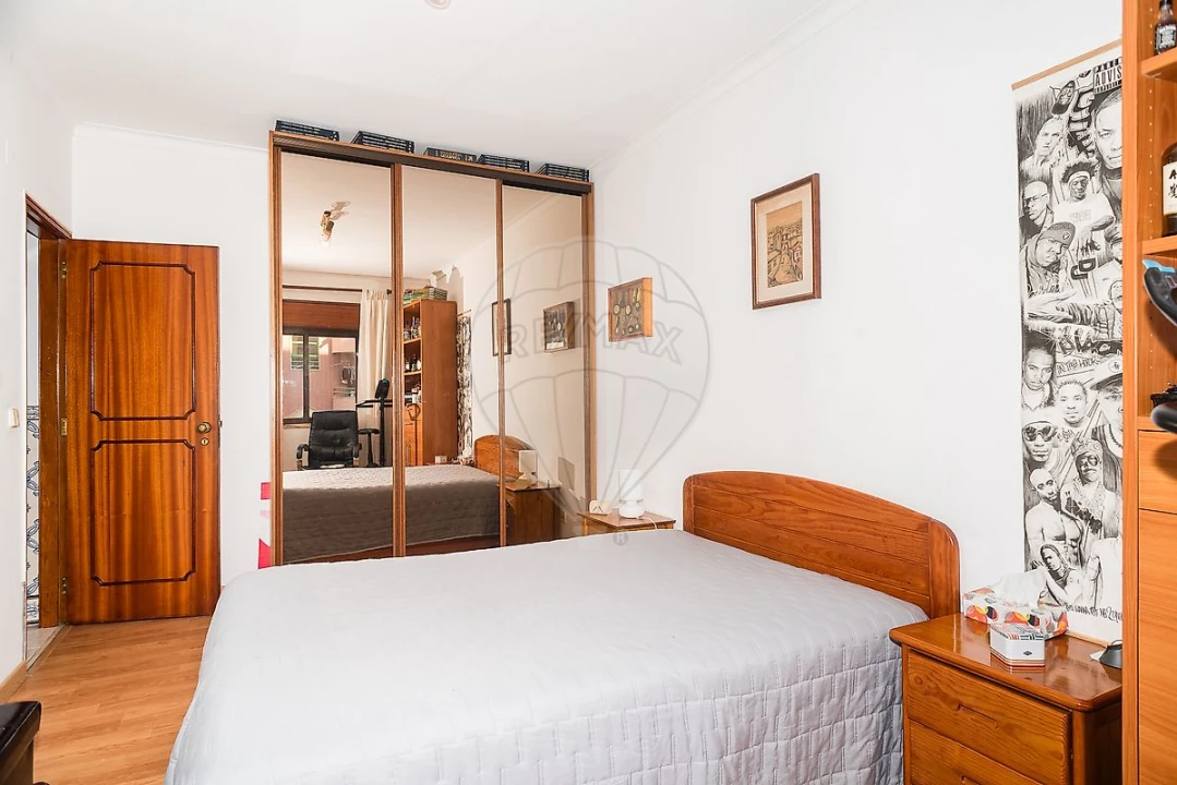 Apartamento T3 para Venda em Rio de Mouro Foto 5