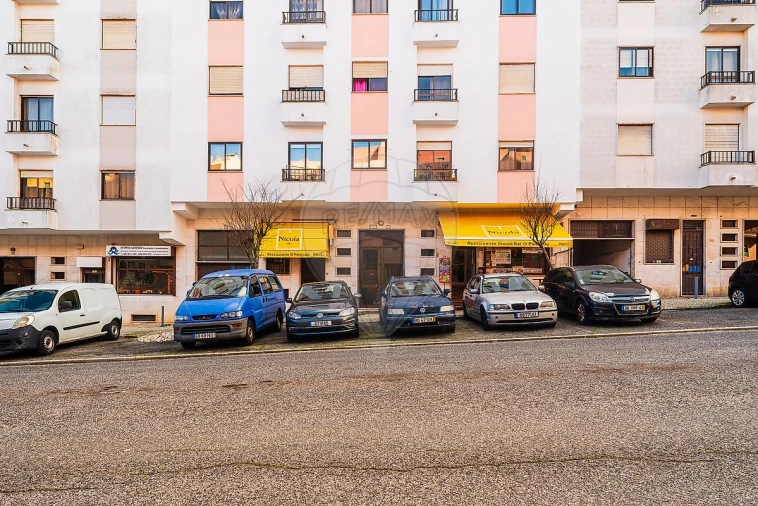 Apartamento T3 para Venda em Rio de Mouro Foto 25