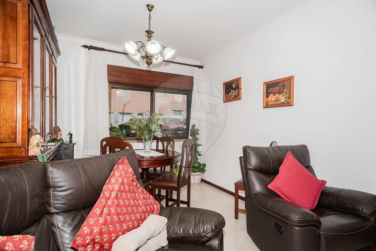 Apartamento T3 para Venda em Rio de Mouro Foto 18
