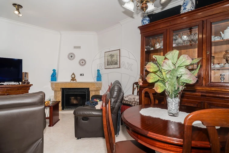 Apartamento T3 para Venda em Rio de Mouro Foto 22