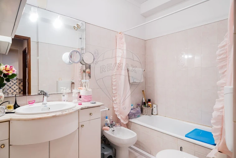 Apartamento T3 para Venda em Rio de Mouro Foto 6