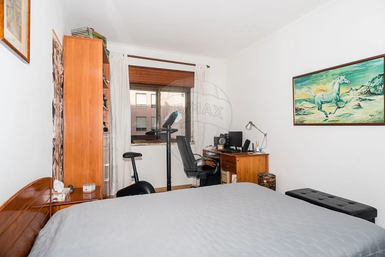 Apartamento T3 para Venda em Rio de Mouro Foto 26