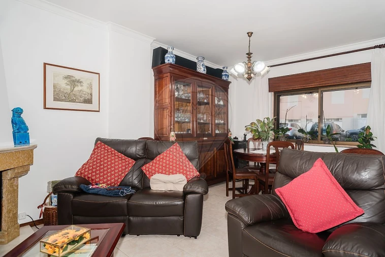 Apartamento T3 para Venda em Rio de Mouro Foto 19