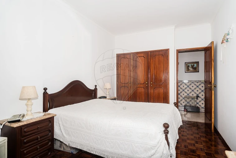 Apartamento T3 para Venda em Rio de Mouro Foto 4